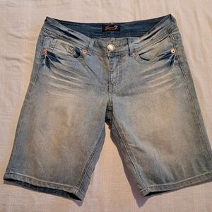 Seven 7 women's size 10 jean shorts, 5 pockets, have stretch, EUC